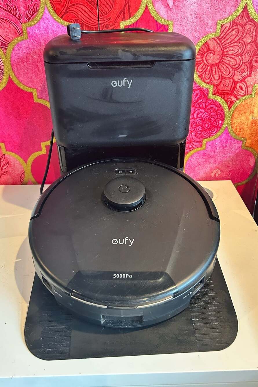 Eufy L60 SES Robot Vacuum with Self Empty Station Black
